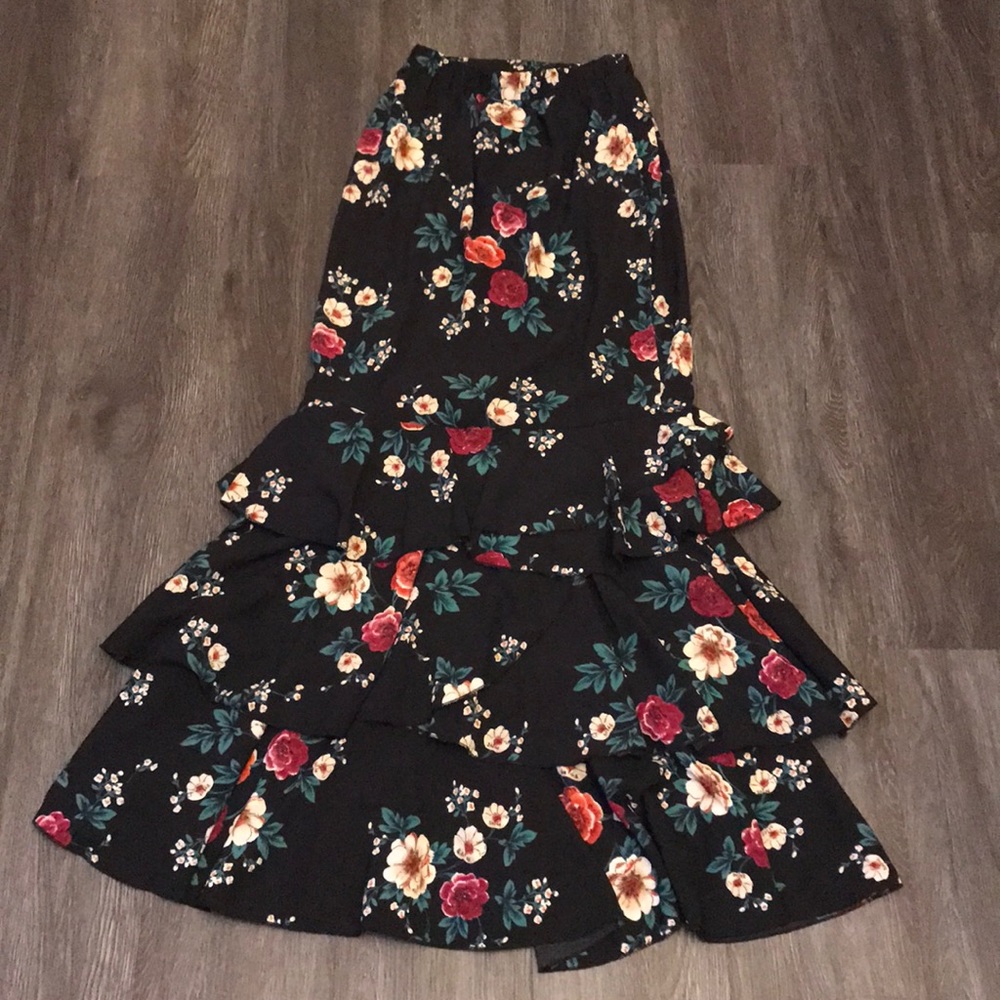 Ruffle flower skirt